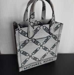 MICHAEL KORS Extra Small Gigi Crossbody NWOT